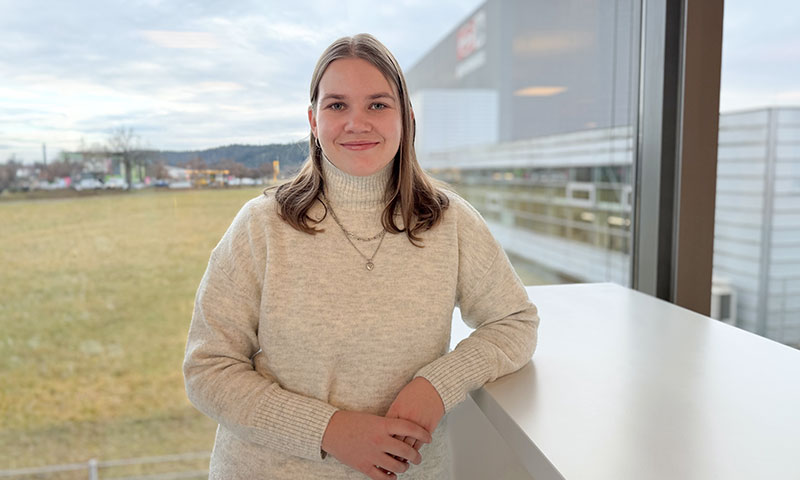 Miriam, Auszubildende zur Industriekauffrau mit Zusatzqualifikation